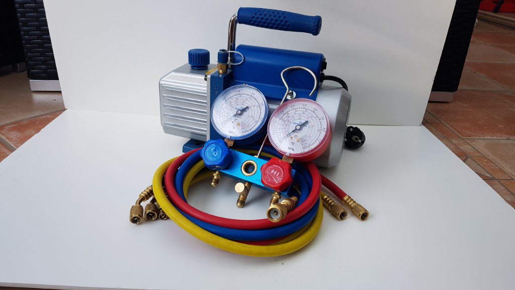Vakuumpumpe mit Manometer