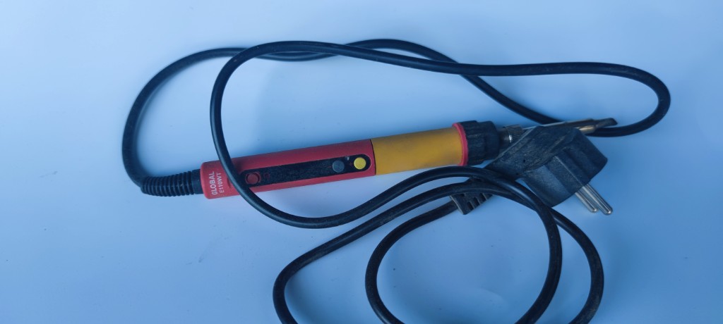 Lötkolben mit Kabel