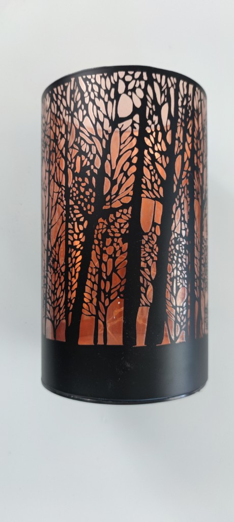 Tischlampe mit Waldmotiv